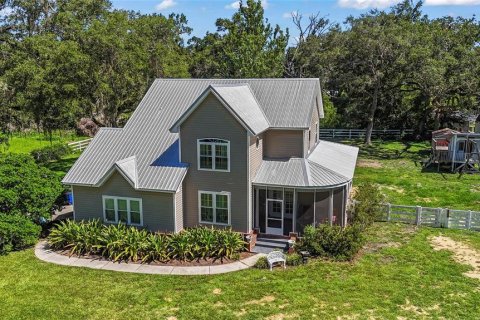 House in Zephyrhills, Florida 3 bedrooms, 203.73 sq.m. № 1795162 - photo 1