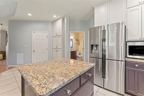 House in Zephyrhills, Florida 3 bedrooms, 203.73 sq.m. № 1795162 - photo 27