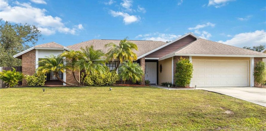 House in Palm Bay, Florida 3 bedrooms, 169.92 sq.m. № 1732261