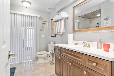House in Palm Bay, Florida 3 bedrooms, 169.92 sq.m. № 1732261 - photo 18