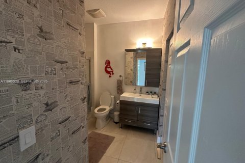 Снять в аренду виллу или дом в Уэстон, Флорида 6 спален, 305.83м2, № 1998783 - фото 20