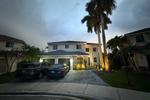 Снять в аренду виллу или дом в Уэстон, Флорида 6 спален, 305.83м2, № 1998783 - фото 3
