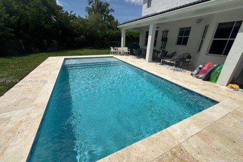 Снять в аренду виллу или дом в Уэстон, Флорида 6 спален, 305.83м2, № 1998783 - фото 9