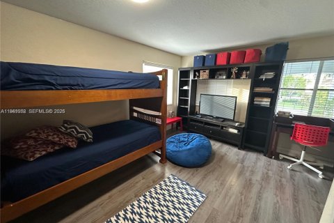 Снять в аренду виллу или дом в Уэстон, Флорида 6 спален, 305.83м2, № 1998783 - фото 29