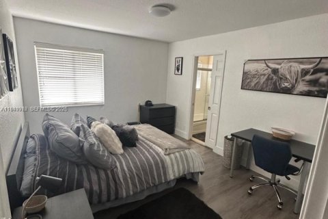 Снять в аренду виллу или дом в Уэстон, Флорида 6 спален, 305.83м2, № 1998783 - фото 24