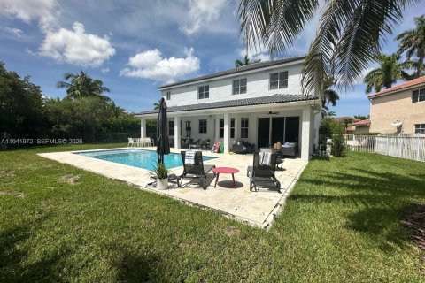 Снять в аренду виллу или дом в Уэстон, Флорида 6 спален, 305.83м2, № 1998783 - фото 8