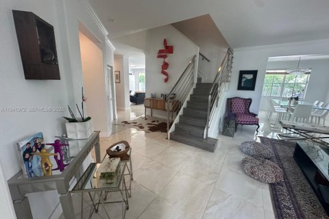 Снять в аренду виллу или дом в Уэстон, Флорида 6 спален, 305.83м2, № 1998783 - фото 12