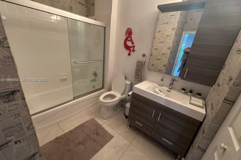 Снять в аренду виллу или дом в Уэстон, Флорида 6 спален, 305.83м2, № 1998783 - фото 21