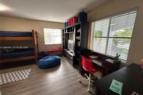 Снять в аренду виллу или дом в Уэстон, Флорида 6 спален, 305.83м2, № 1998783 - фото 28