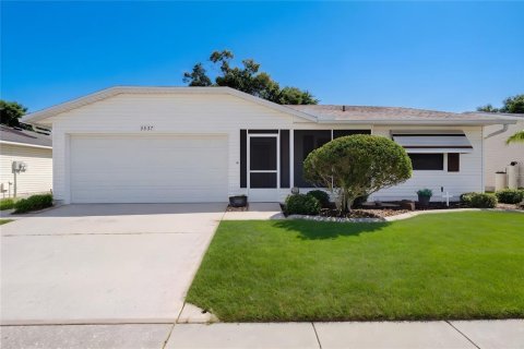 House in Lakeland, Florida 2 bedrooms, 155.61 sq.m. № 2228340