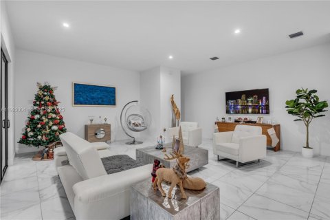 Casa en alquiler en Doral, Florida, 4 dormitorios, 265.98 m2 № 1982675 - foto 3