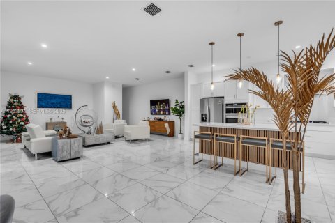 Casa en alquiler en Doral, Florida, 4 dormitorios, 265.98 m2 № 1982675 - foto 2