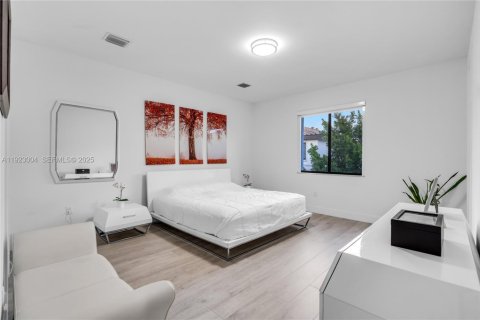 Casa en alquiler en Doral, Florida, 4 dormitorios, 265.98 m2 № 1982675 - foto 28