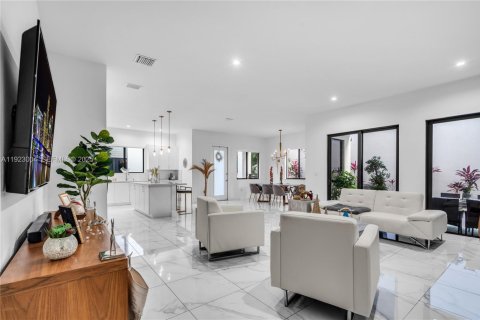 Casa en alquiler en Doral, Florida, 4 dormitorios, 265.98 m2 № 1982675 - foto 11