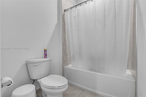 Casa en alquiler en Doral, Florida, 4 dormitorios, 265.98 m2 № 1982675 - foto 22