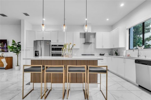 Casa en alquiler en Doral, Florida, 4 dormitorios, 265.98 m2 № 1982675 - foto 10