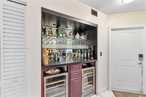 Copropriété à vendre à Hialeah, Floride: 2 chambres, 98.29 m2 № 1864509 - photo 9