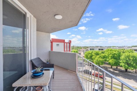Copropriété à vendre à Hialeah, Floride: 2 chambres, 98.29 m2 № 1864509 - photo 22