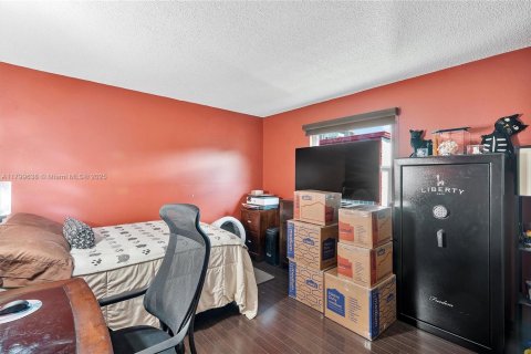 Copropriété à vendre à Hialeah, Floride: 2 chambres, 98.29 m2 № 1864509 - photo 13
