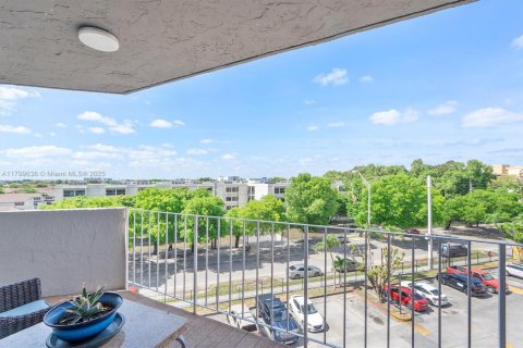 Copropriété à vendre à Hialeah, Floride: 2 chambres, 98.29 m2 № 1864509 - photo 21