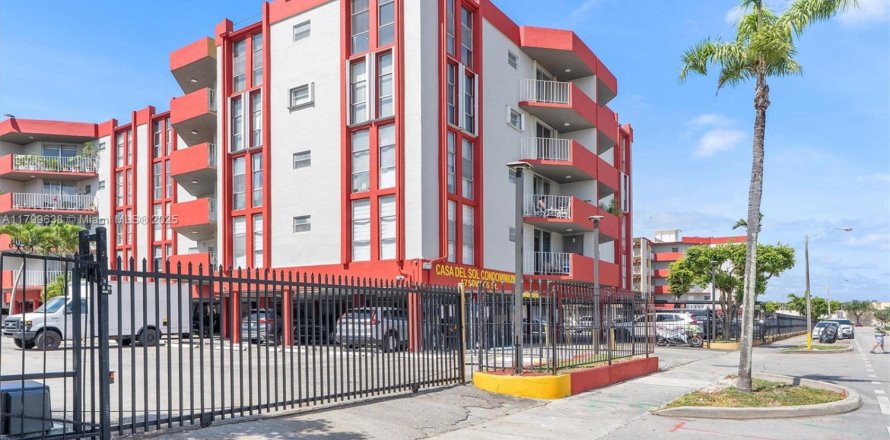 Condo à Hialeah, Floride, 2 chambres  № 1864509