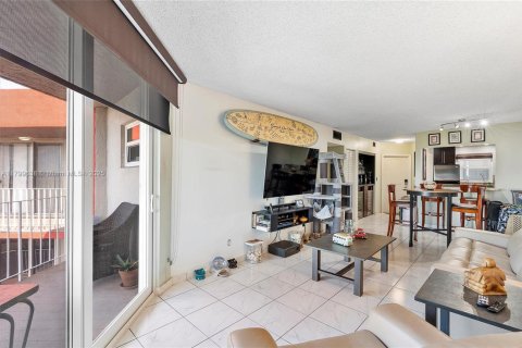 Copropriété à vendre à Hialeah, Floride: 2 chambres, 98.29 m2 № 1864509 - photo 7