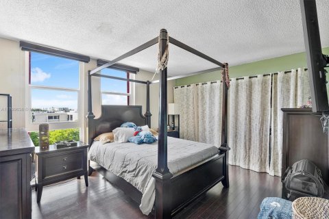 Copropriété à vendre à Hialeah, Floride: 2 chambres, 98.29 m2 № 1864509 - photo 18
