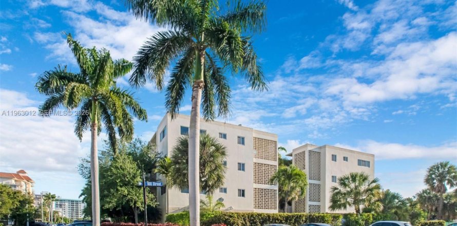 Condo à Bay Harbor Islands, Floride, 1 chambre  № 2023964