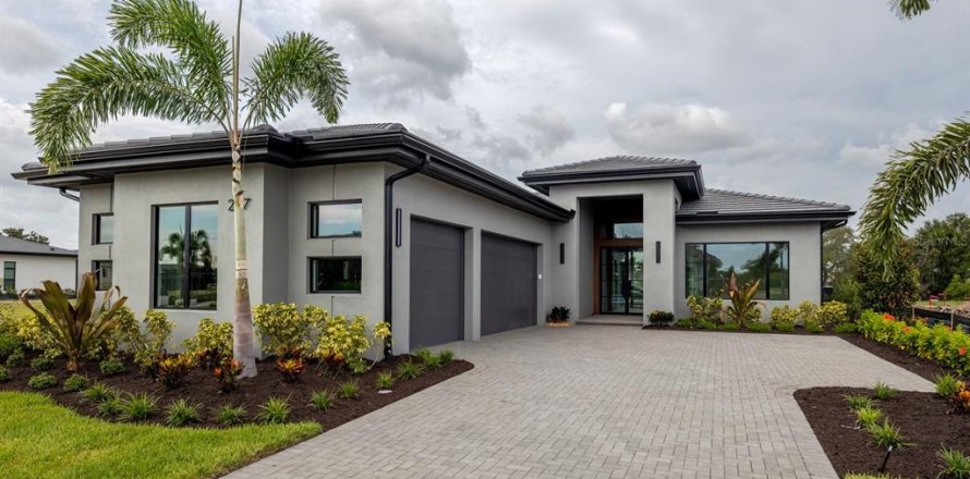 House in Sarasota, Florida 3 bedrooms, 225.85 sq.m. № 2200582