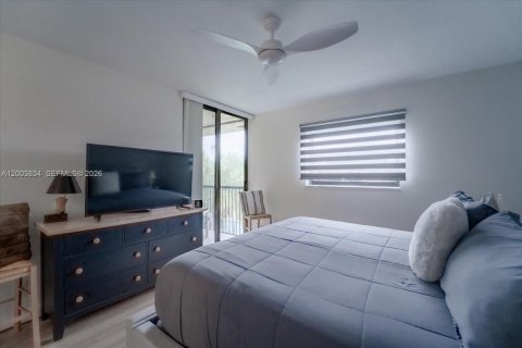 Condo in Plantation, Florida, 2 bedrooms  № 2068221 - photo 8