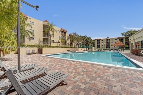 Condo in Plantation, Florida, 2 bedrooms  № 2068221 - photo 15
