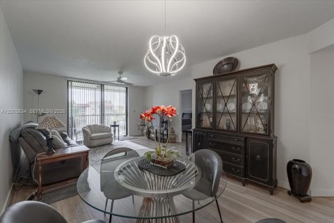 Condo in Plantation, Florida, 2 bedrooms  № 2068221