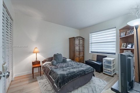 Condo in Plantation, Florida, 2 bedrooms  № 2068221 - photo 5