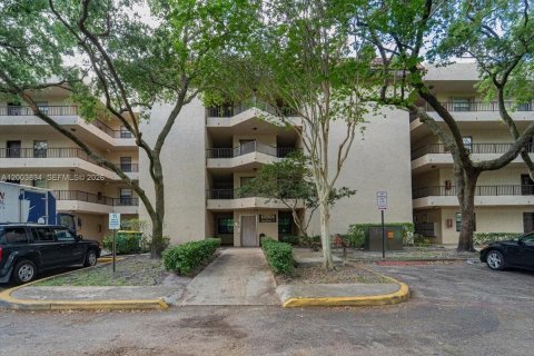 Condo in Plantation, Florida, 2 bedrooms  № 2068221 - photo 20