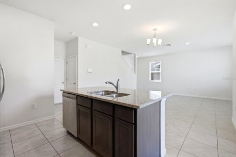 Townhouse in Port Orange, Florida 3 bedrooms, 153.1 sq.m. № 2097129 - photo 8