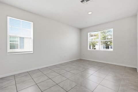 Townhouse in Port Orange, Florida 3 bedrooms, 153.1 sq.m. № 2097129 - photo 5