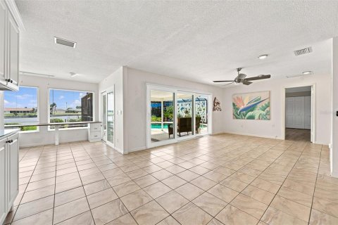 Casa en venta en Sun City Center, Florida, 3 dormitorios, 182.18 m2 № 2210051 - foto 8