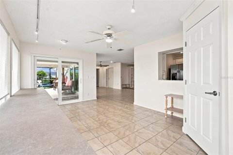 Casa en venta en Sun City Center, Florida, 3 dormitorios, 182.18 m2 № 2210051 - foto 14