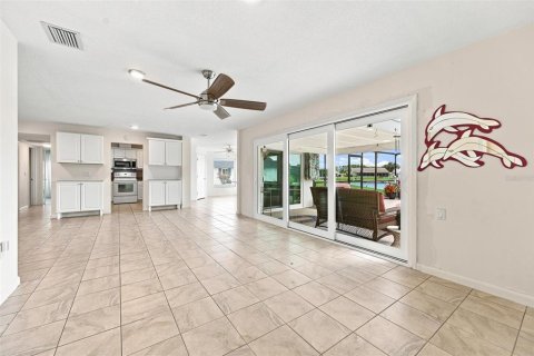 Casa en venta en Sun City Center, Florida, 3 dormitorios, 182.18 m2 № 2210051 - foto 9
