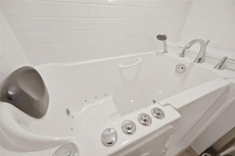 Casa en venta en Sun City Center, Florida, 3 dormitorios, 182.18 m2 № 2210051 - foto 30