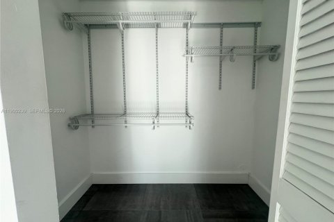 Condominio en venta en Miami, Florida, 1 dormitorio, 78.22 m2 № 1954483 - foto 8