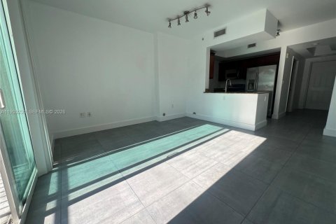 Condominio en venta en Miami, Florida, 1 dormitorio, 78.22 m2 № 1954483 - foto 5