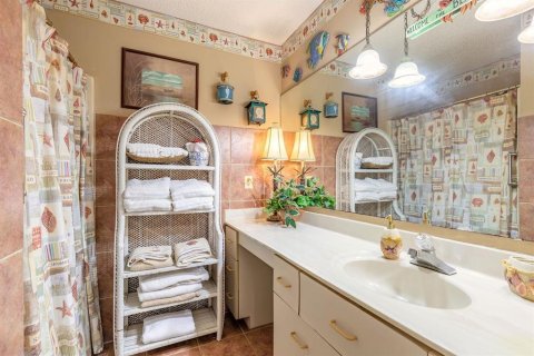 Купить виллу или дом в Эджуотер, Флорида 8 комнат, 181.35м2, № 2124348 - фото 17