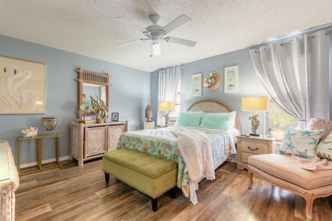 Купить виллу или дом в Эджуотер, Флорида 8 комнат, 181.35м2, № 2124348 - фото 15