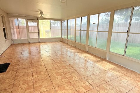 House in Orlando, Florida 4 bedrooms, 179.86 sq.m. № 1736451 - photo 7