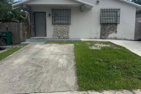 Villa ou maison à Florida City, Floride 3 chambres, 154.4 m2 № 2146467
