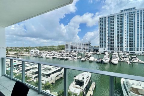 Copropriété à vendre à North Miami Beach, Floride: 2 chambres, 135.54 m2 № 1983197 - photo 3
