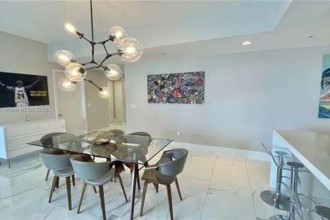 Copropriété à vendre à North Miami Beach, Floride: 2 chambres, 135.54 m2 № 1983197 - photo 15