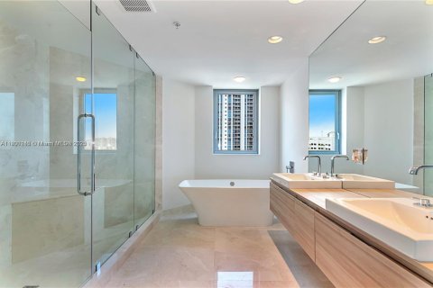 Copropriété à vendre à North Miami Beach, Floride: 2 chambres, 135.54 m2 № 1983197 - photo 26