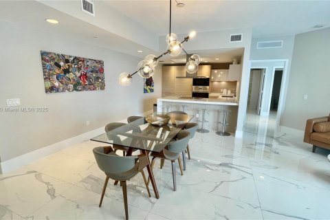 Copropriété à vendre à North Miami Beach, Floride: 2 chambres, 135.54 m2 № 1983197 - photo 8